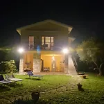 La Magnolia - Private Access, Garden, Views דירה לאזיסה